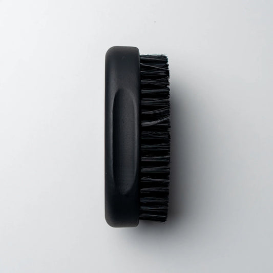 L3V3 Soft Palm Brush